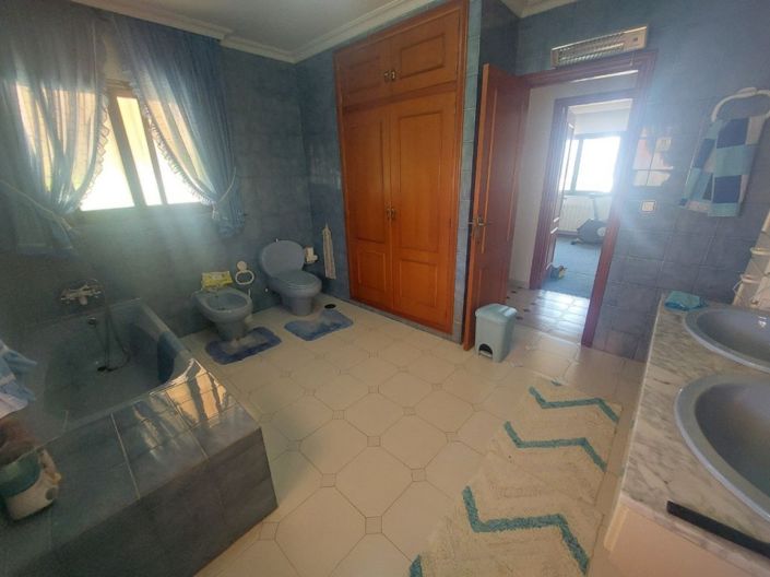 Image No.37-5 Bed Villa for sale