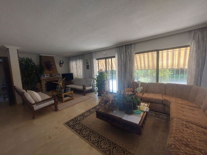 Image No.45-5 Bed Villa for sale