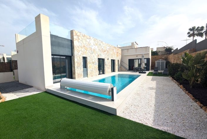 Image No.2-3 Bed Villa for sale