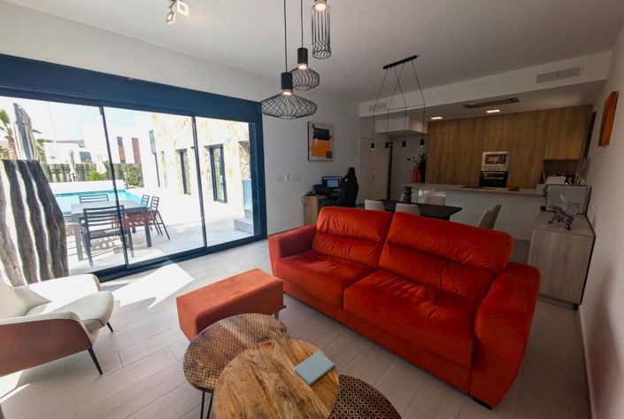 Image No.25-3 Bed Villa for sale