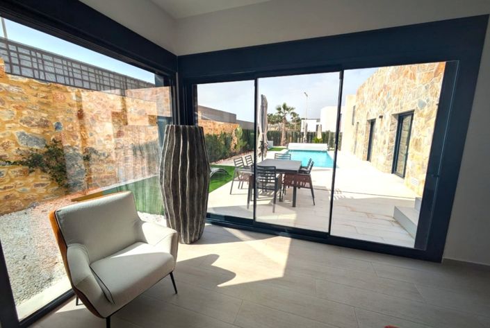 Image No.28-3 Bed Villa for sale