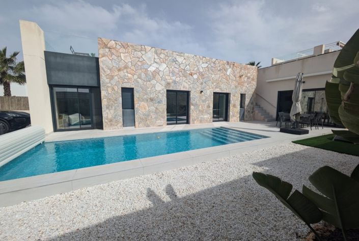 Image No.3-3 Bed Villa for sale