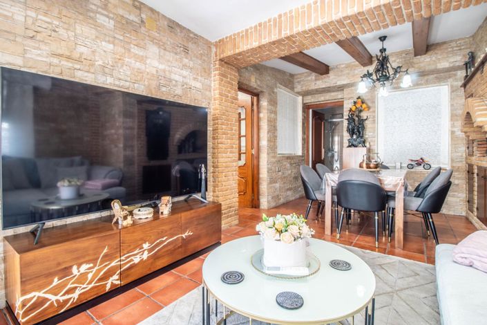 Image No.11-4 Bed Townhouse for sale