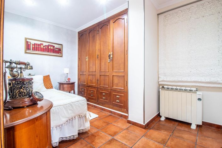 Image No.34-4 Bed Townhouse for sale