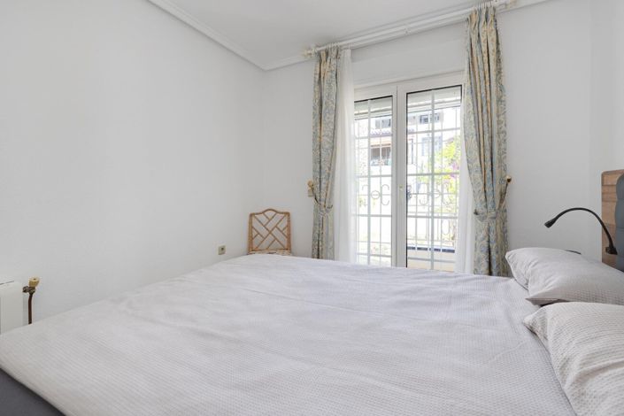 Image No.25-3 Bed Townhouse for sale