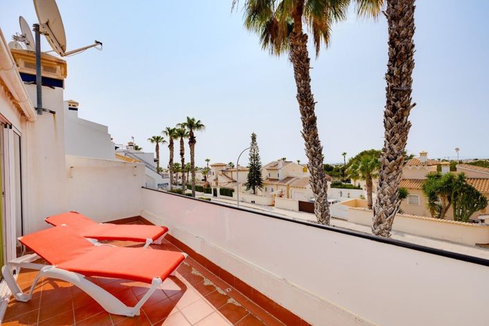 Image No.36-3 Bed Townhouse for sale