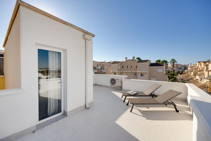 Image No.24-3 Bed Townhouse for sale