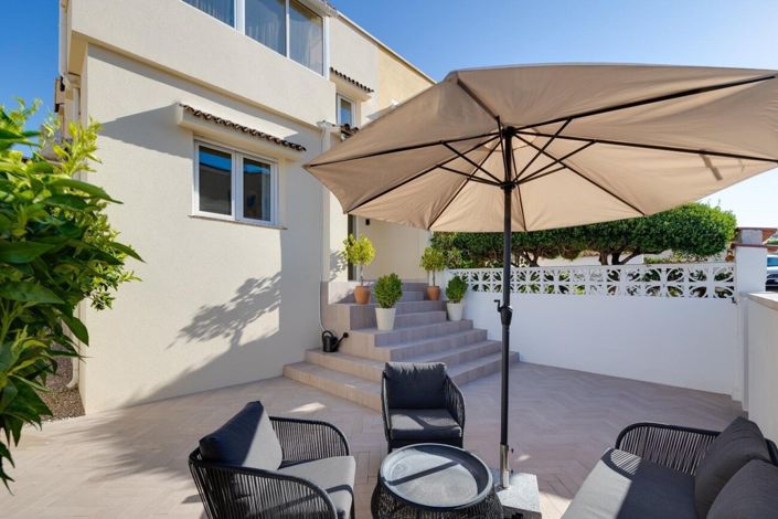 Image No.4-3 Bed Townhouse for sale