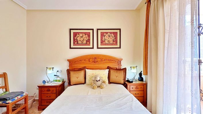 Image No.27-3 Bed Townhouse for sale