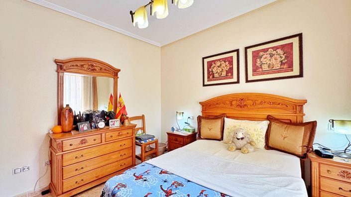 Image No.28-3 Bed Townhouse for sale