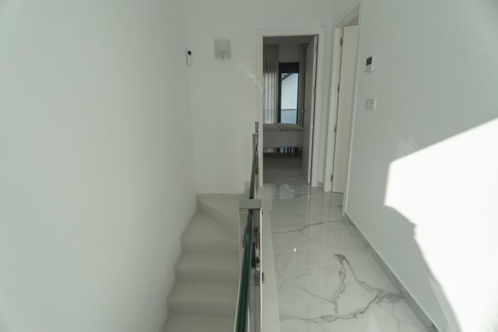 Image No.28-3 Bed Villa for sale