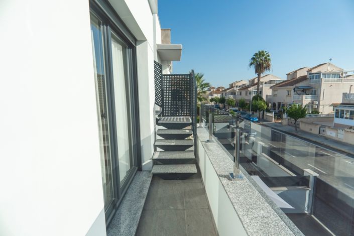 Image No.29-3 Bed Villa for sale