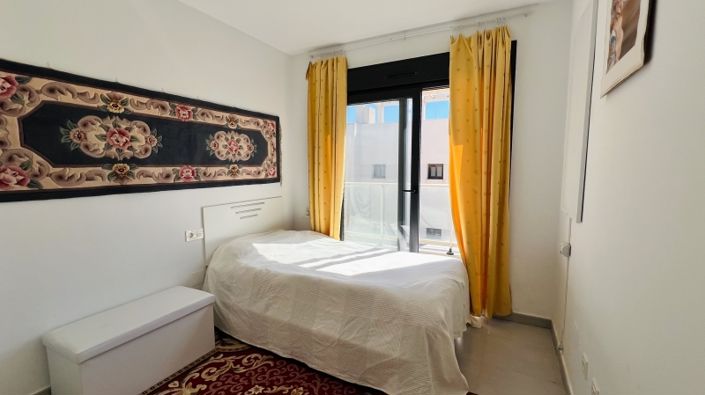 Image No.6-2 Bed Property for sale