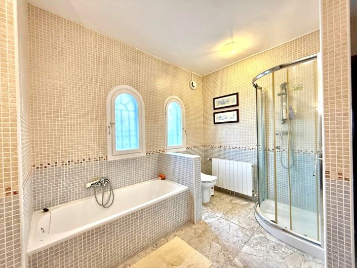 Image No.18-3 Bed Villa for sale