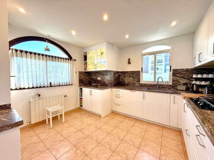 Image No.8-3 Bed Villa for sale