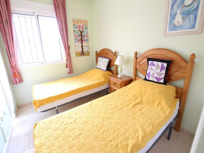 Image No.19-3 Bed Townhouse for sale