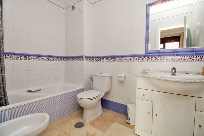 Image No.17-3 Bed Townhouse for sale