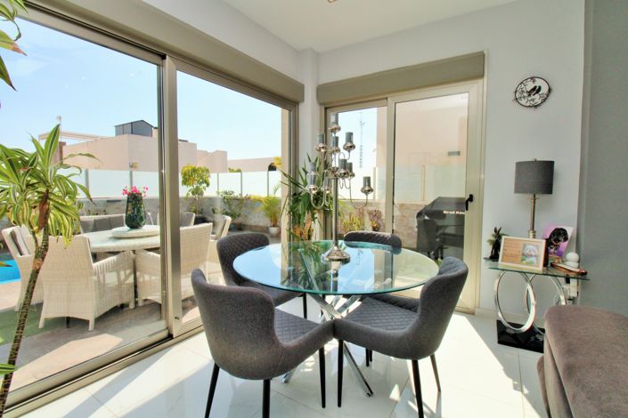 Image No.11-4 Bed Villa for sale