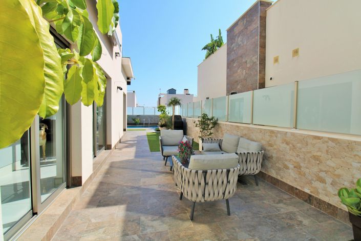 Image No.32-4 Bed Villa for sale