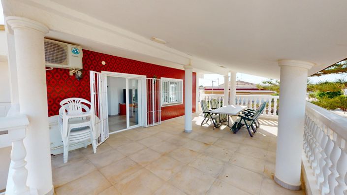 Image No.1-4 Bed Apartment for sale