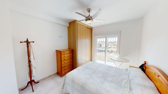 Image No.20-4 Bed Apartment for sale