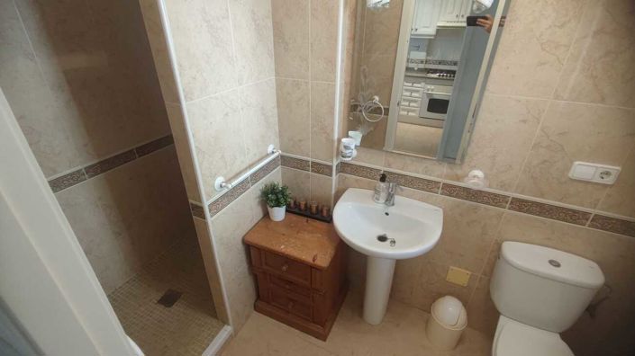 Image No.11-2 Bed Townhouse for sale