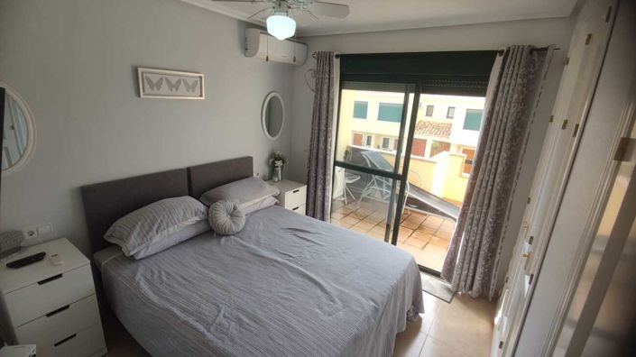 Image No.12-2 Bed Townhouse for sale