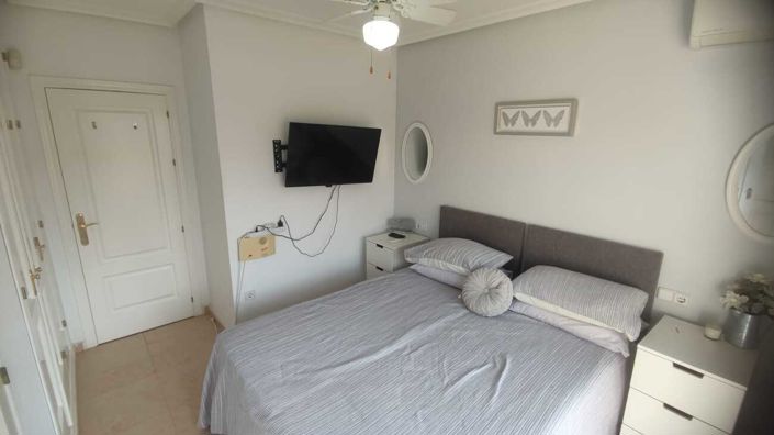 Image No.13-2 Bed Townhouse for sale