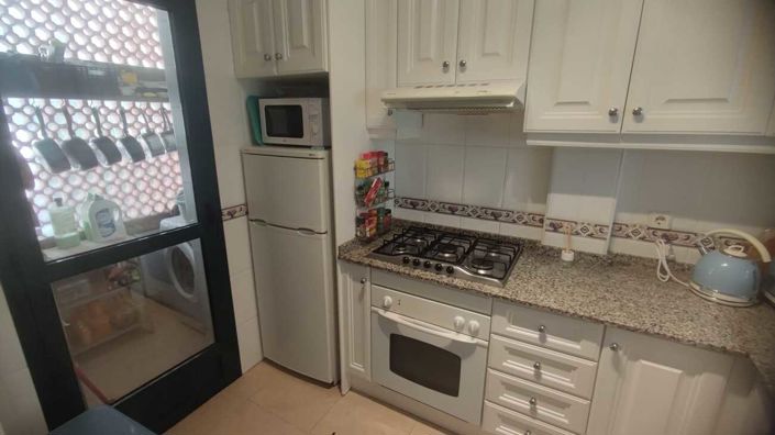 Image No.8-2 Bed Townhouse for sale