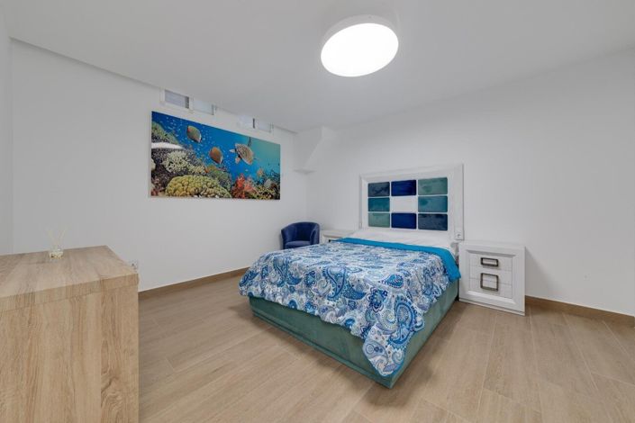 Image No.20-5 Bed Villa for sale