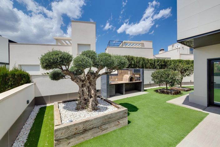 Image No.3-5 Bed Villa for sale