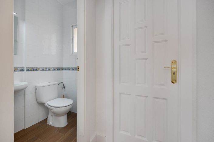 Image No.14-2 Bed Townhouse for sale