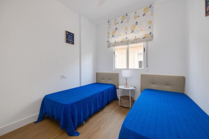 Image No.17-2 Bed Townhouse for sale