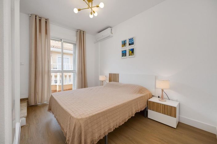 Image No.19-2 Bed Townhouse for sale