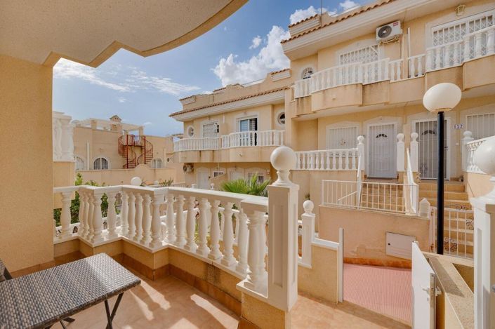 Image No.2-2 Bed Townhouse for sale