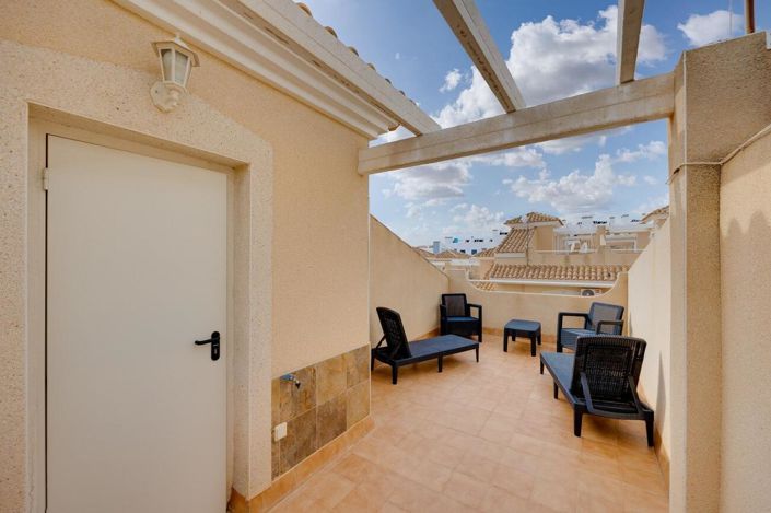 Image No.24-2 Bed Townhouse for sale