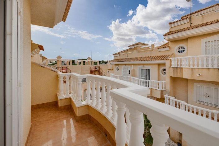 Image No.6-2 Bed Townhouse for sale