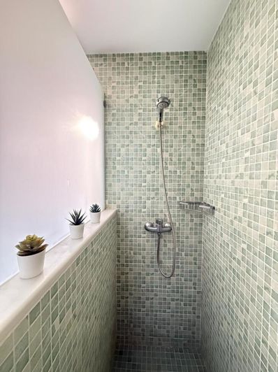 Image No.24-4 Bed House for sale