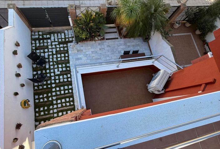 Image No.28-4 Bed House for sale