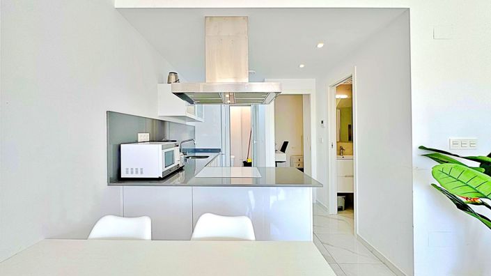 Image No.10-3 Bed Townhouse for sale