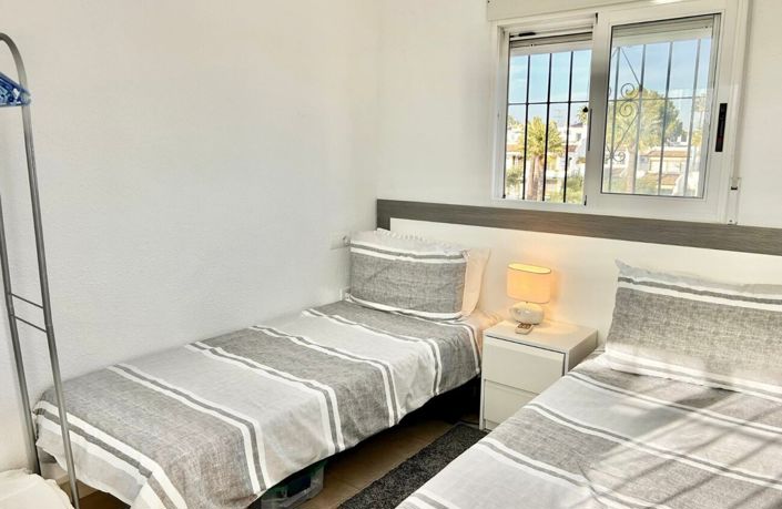 Image No.20-3 Bed Townhouse for sale