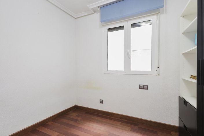 Image No.21-3 Bed Apartment for sale