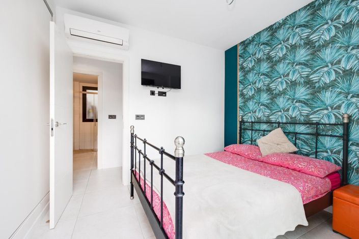 Image No.23-2 Bed Townhouse for sale