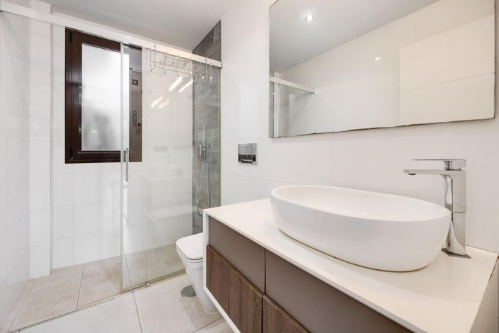 Image No.34-2 Bed Townhouse for sale