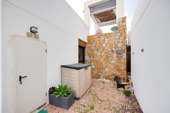 Image No.39-2 Bed Townhouse for sale