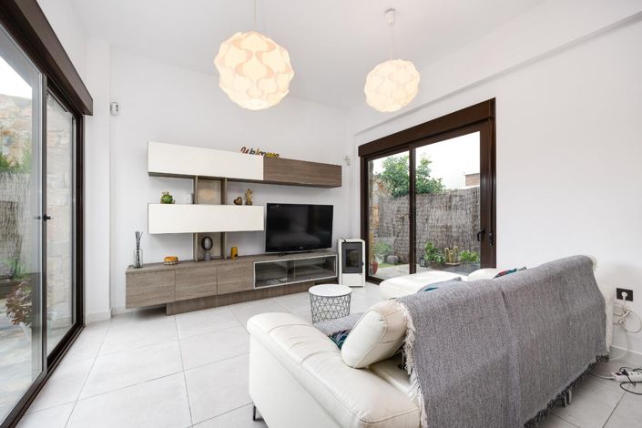 Image No.9-2 Bed Townhouse for sale