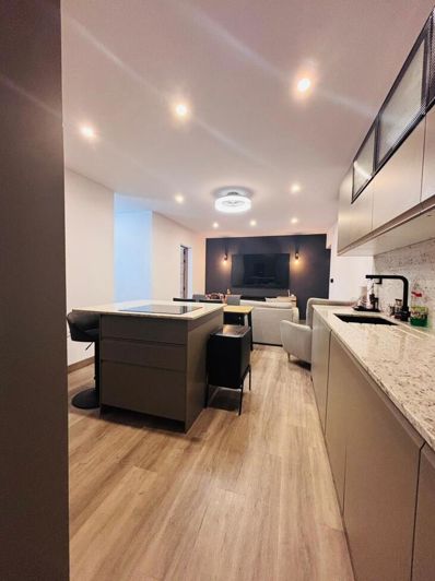 Image No.10-4 Bed Townhouse for sale