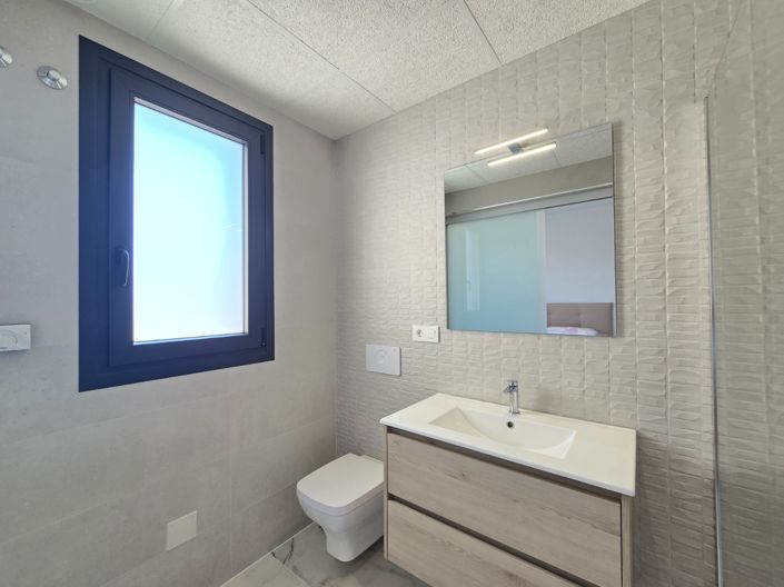 Image No.27-2 Bed Apartment for sale