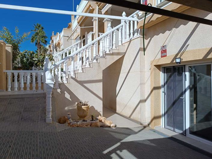 Image No.2-3 Bed Villa for sale