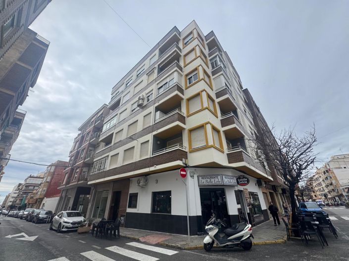 Image No.23-3 Bed Apartment for sale